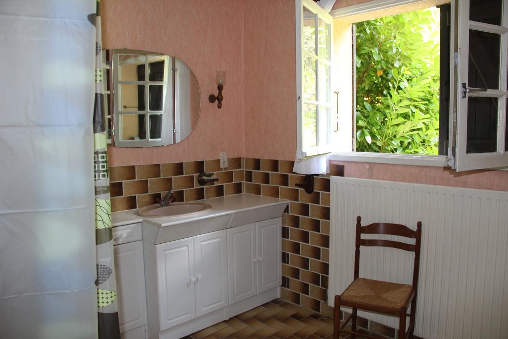 Holiday Home Maison De La Litiere Pugny-Chatenod Zimmer foto