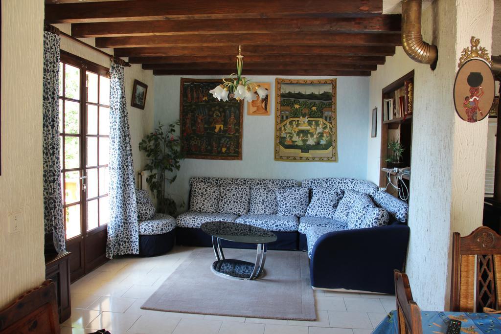 Holiday Home Maison De La Litiere Pugny-Chatenod Zimmer foto